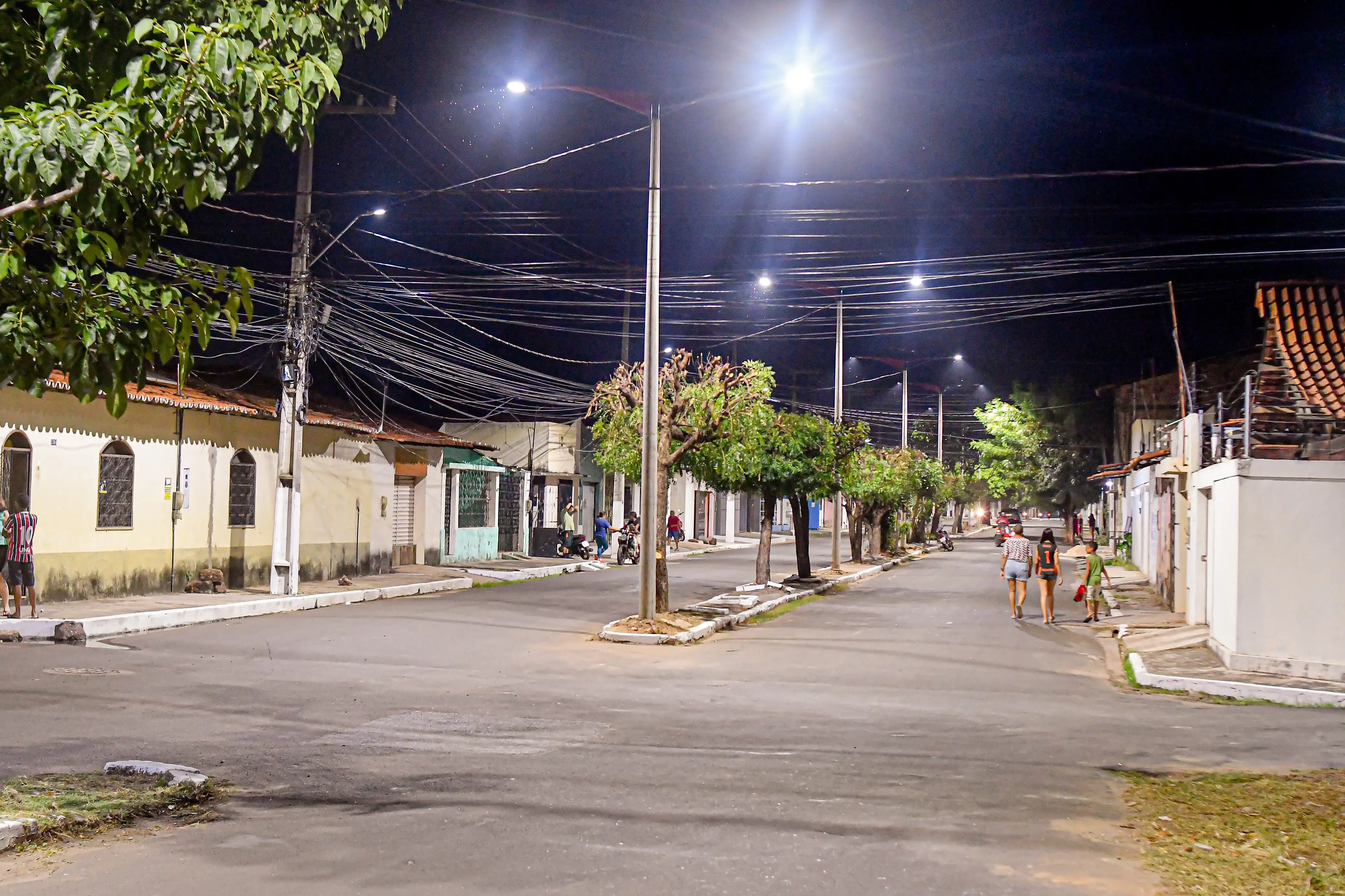 Foto 10 – Investimento em iluminação pública transforma a Avenida Dr. José Anselmo em Codó