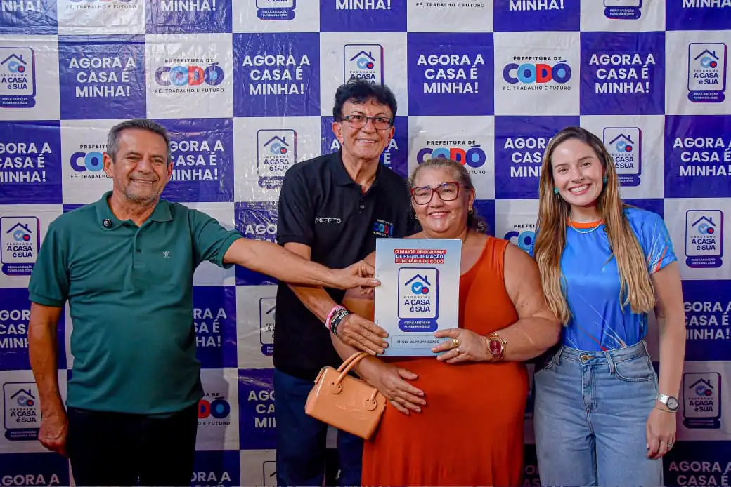 Foto 2 – Programa “A Casa é Sua” beneficia 100 famílias com títulos de propriedade no KM 17