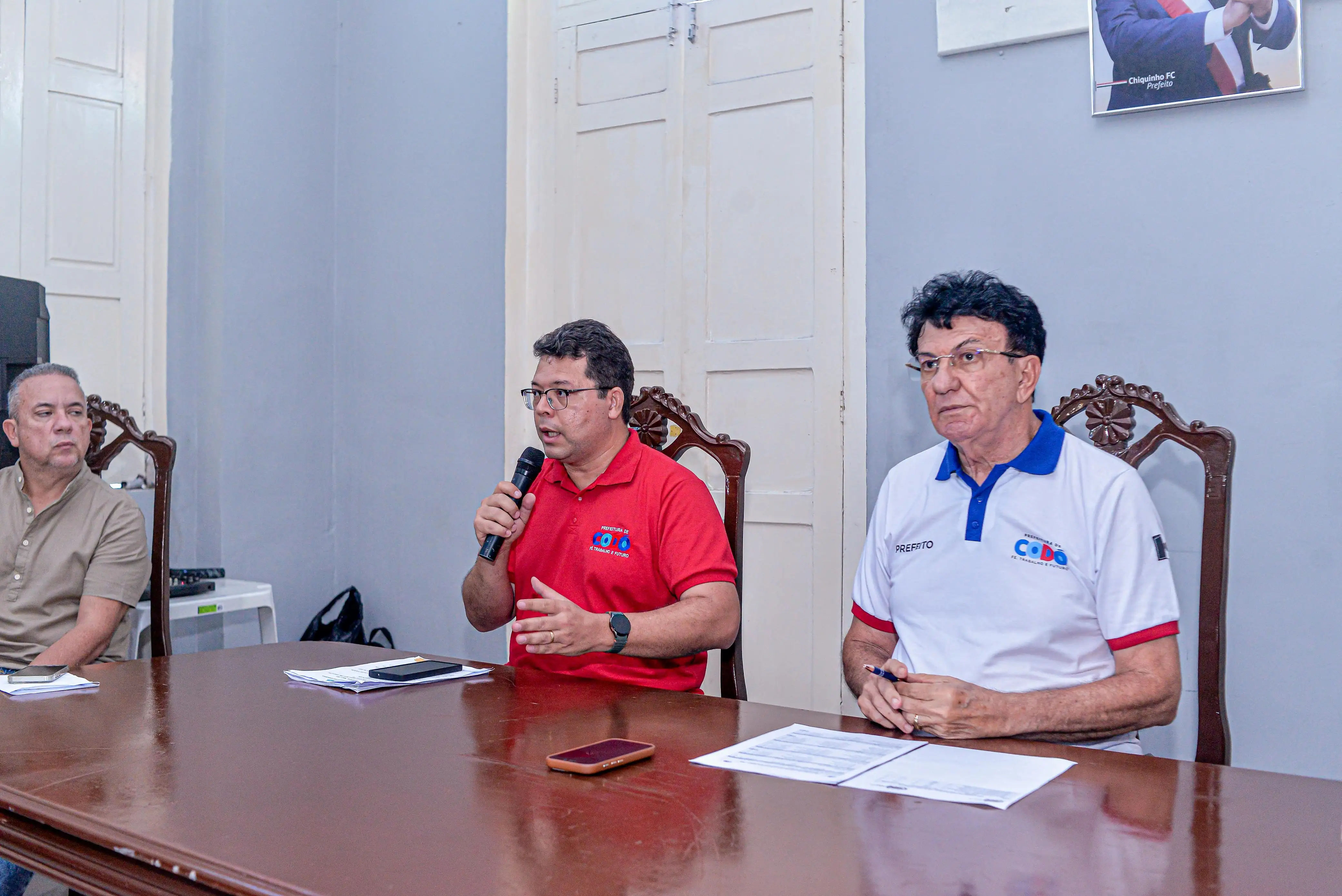 Galeria de imagens - Foto 1 da notícia: Prefeito Chiquinho FC se reúne com gestores municipais para discutir demandas da educação