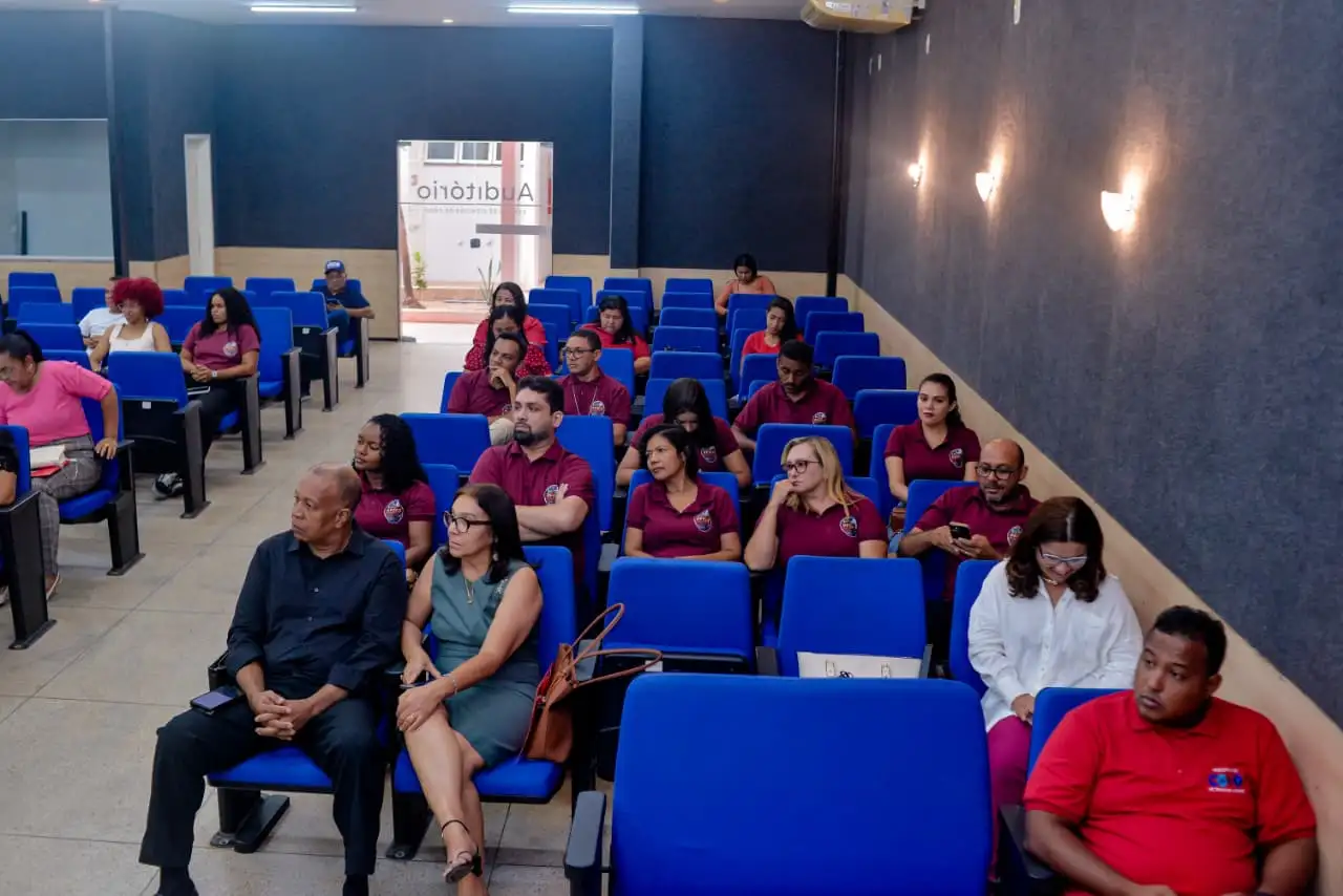 Galeria de imagens - Foto 5 da notícia: Professores da Rede Municipal de Codó iniciam mestrado na UFMA em parceria com a Prefeitura