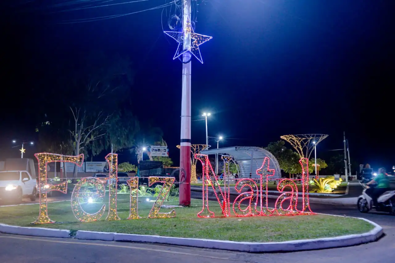 Galeria de imagens - Foto 15 da notícia: Codó dá início à magia do Natal com a abertura oficial do “Natal Encantado – Fé, Paz e Luz”