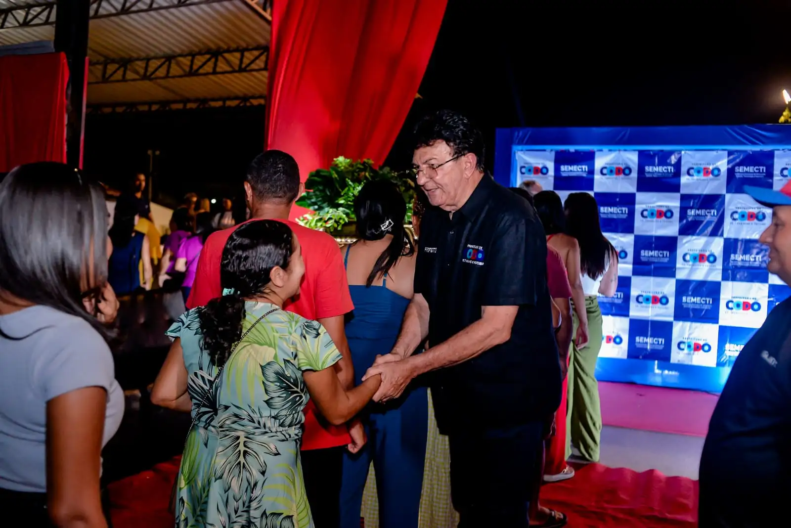 Galeria de imagens - Foto 4 da notícia: Chiquinho FC anuncia pacote de benefícios para servidores contratados da Educação de Codó