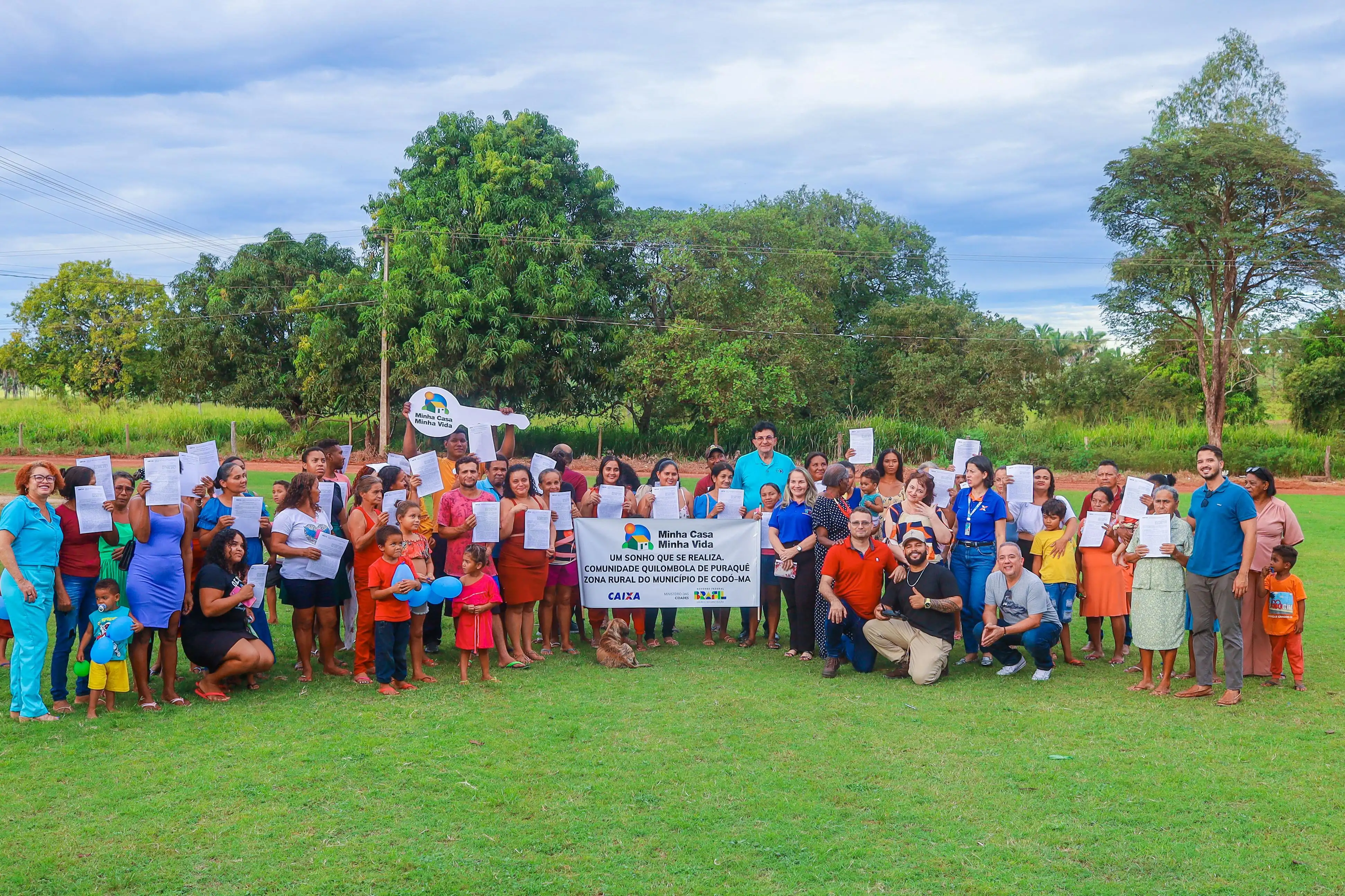 Galeria de imagens - Foto 4 da notícia: Famílias do povoado Poraquê contempladas com casas do programa MCMV - Rural assinam contrato com a Caixa