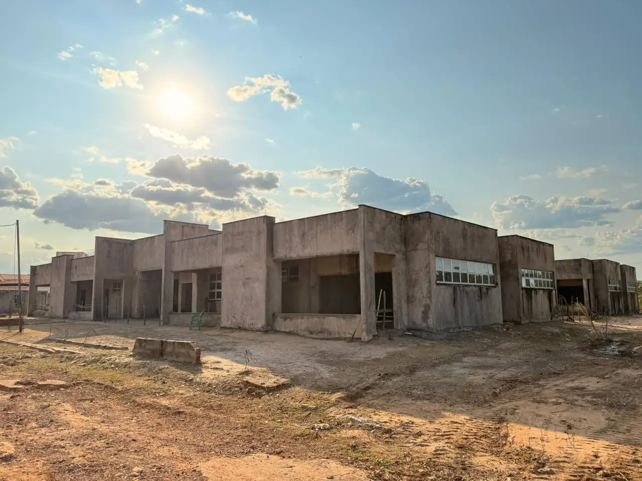 Galeria de imagens - Foto 2 da notícia: Prefeitura de Codó retoma obra histórica da Creche Proinfância em tempo integral no Residencial Trizidela