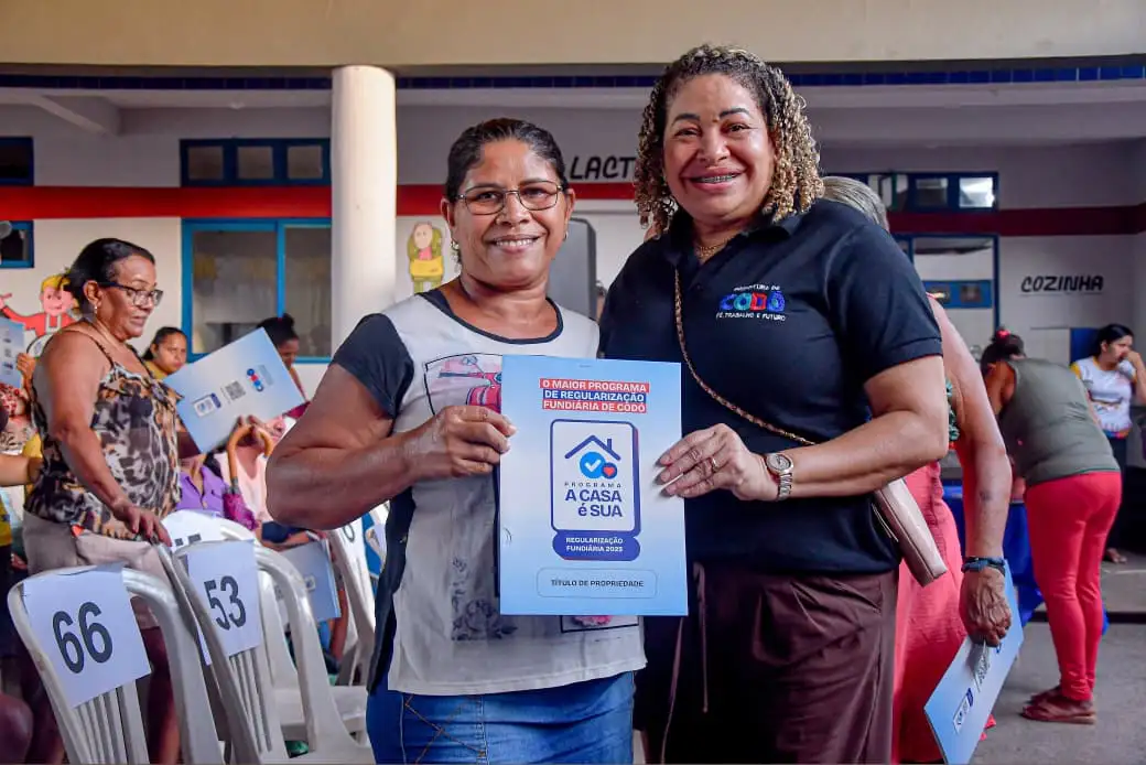 Foto 3 – Programa “A Casa é Sua” beneficia 100 famílias com títulos de propriedade no KM 17
