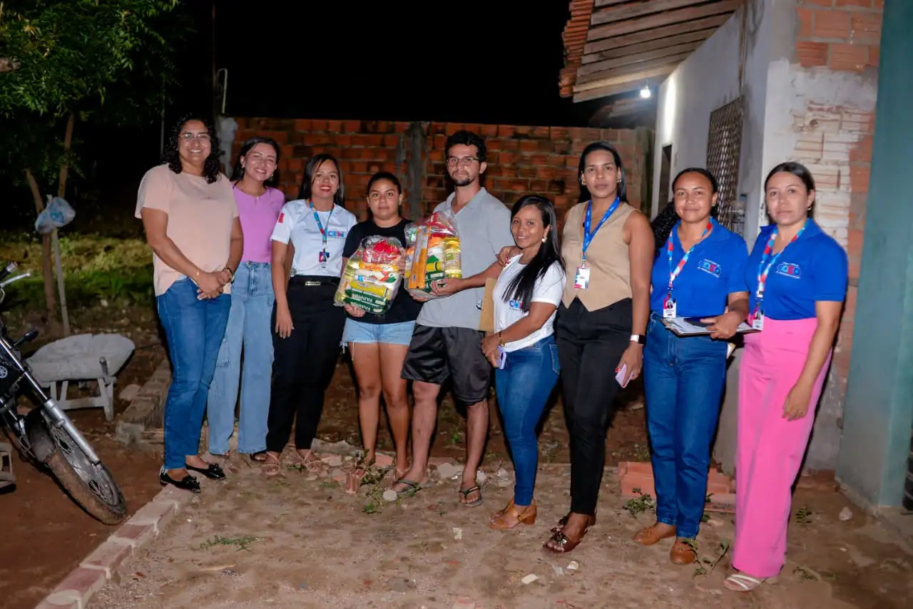 Prefeitura de Codó entrega cestas básicas para famílias da Trizidela atingidas por alagamento causado pelas chuvas
