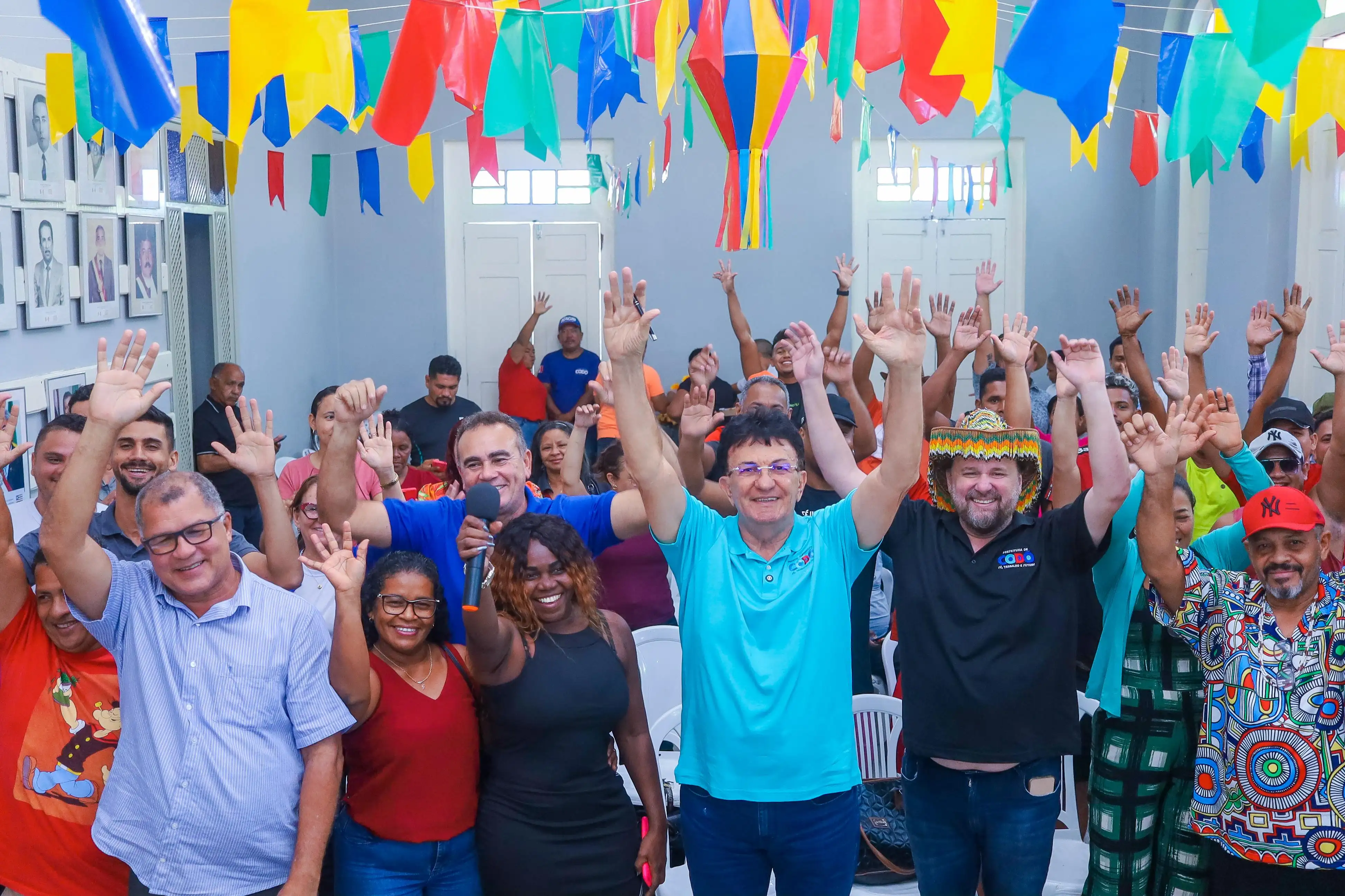 Prefeitura de Codó entrega incentivo financeiro para bandas e arraiais do município