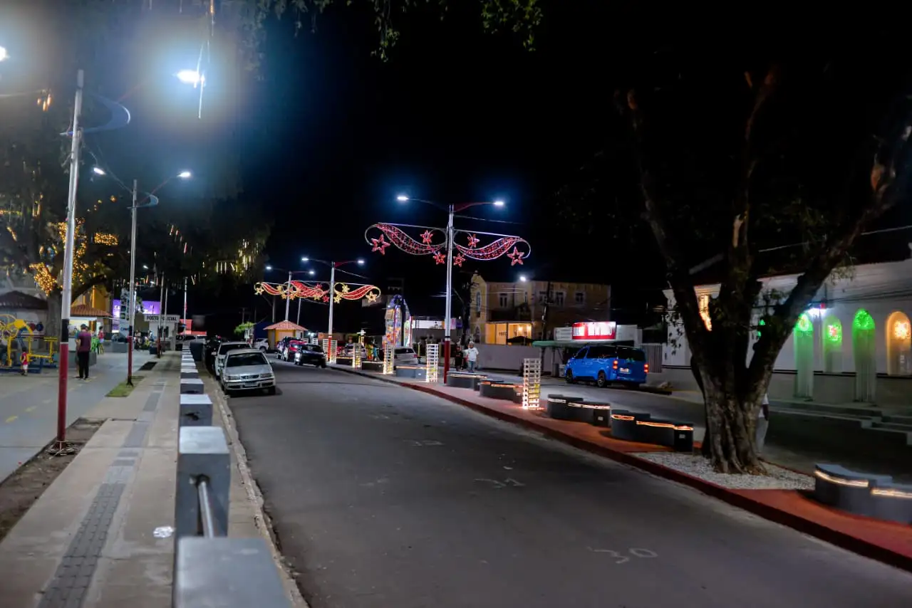 Galeria de imagens - Foto 14 da notícia: Codó dá início à magia do Natal com a abertura oficial do “Natal Encantado – Fé, Paz e Luz”