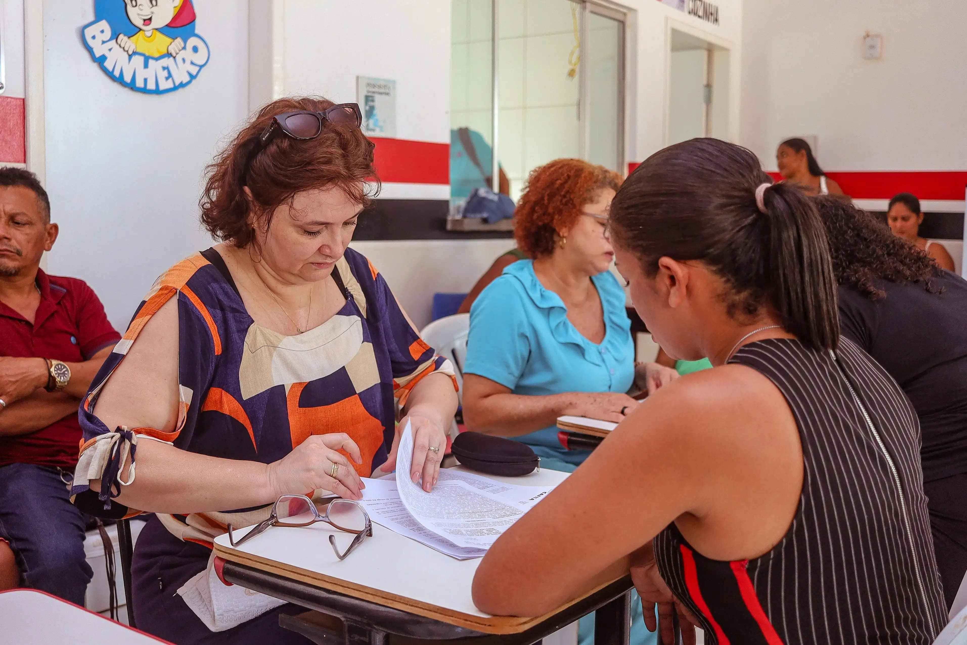 Galeria de imagens - Foto 3 da notícia: Famílias do povoado Poraquê contempladas com casas do programa MCMV - Rural assinam contrato com a Caixa