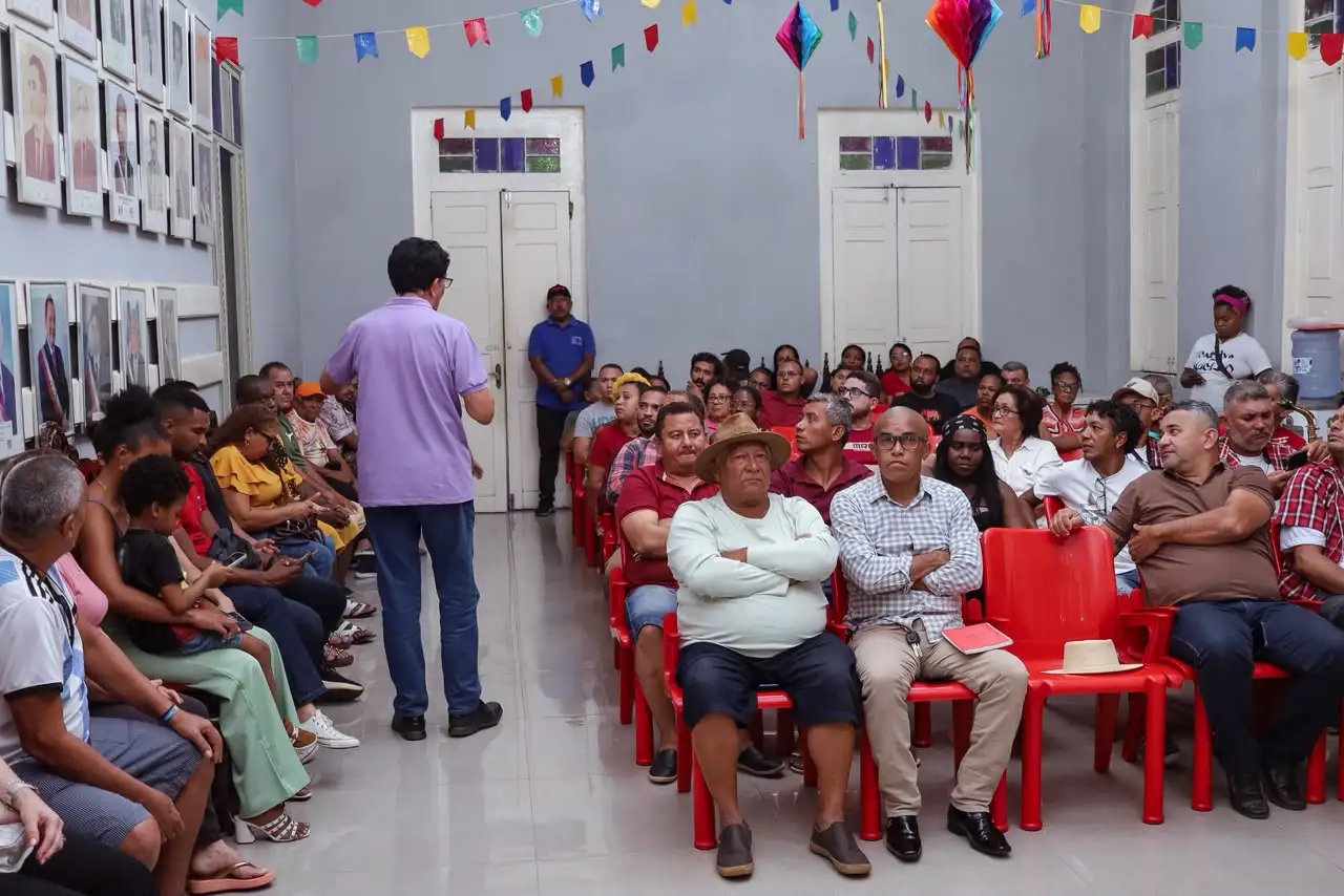 Foto 5 – Artistas e agentes culturais de Codó recebem certificação e pagamento dos recursos da Política Nacional Aldir Blanc
