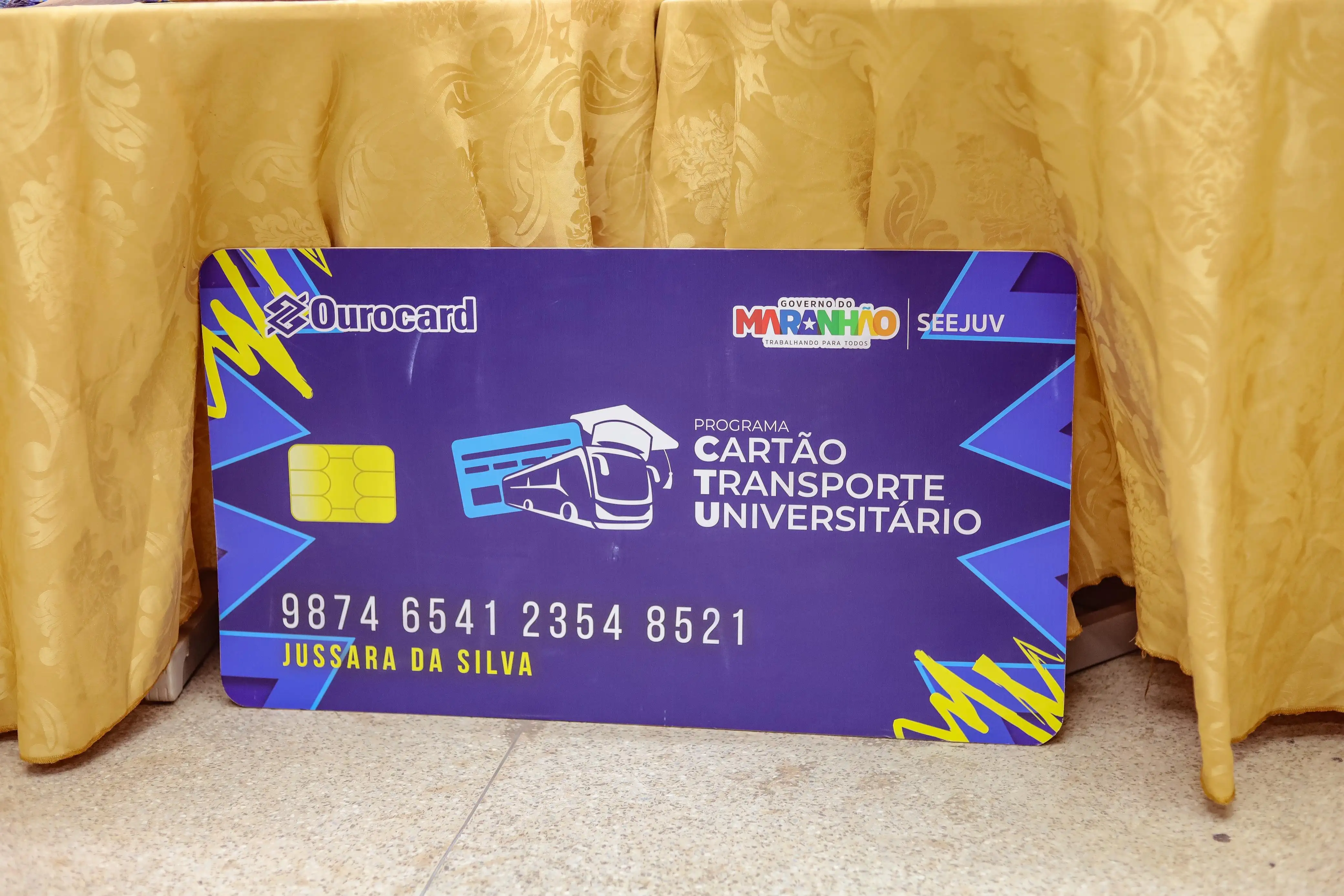 Galeria de imagens - Foto 9 da notícia: Estudantes codoenses recebem cartões do Programa Cartão Transporte Universitário