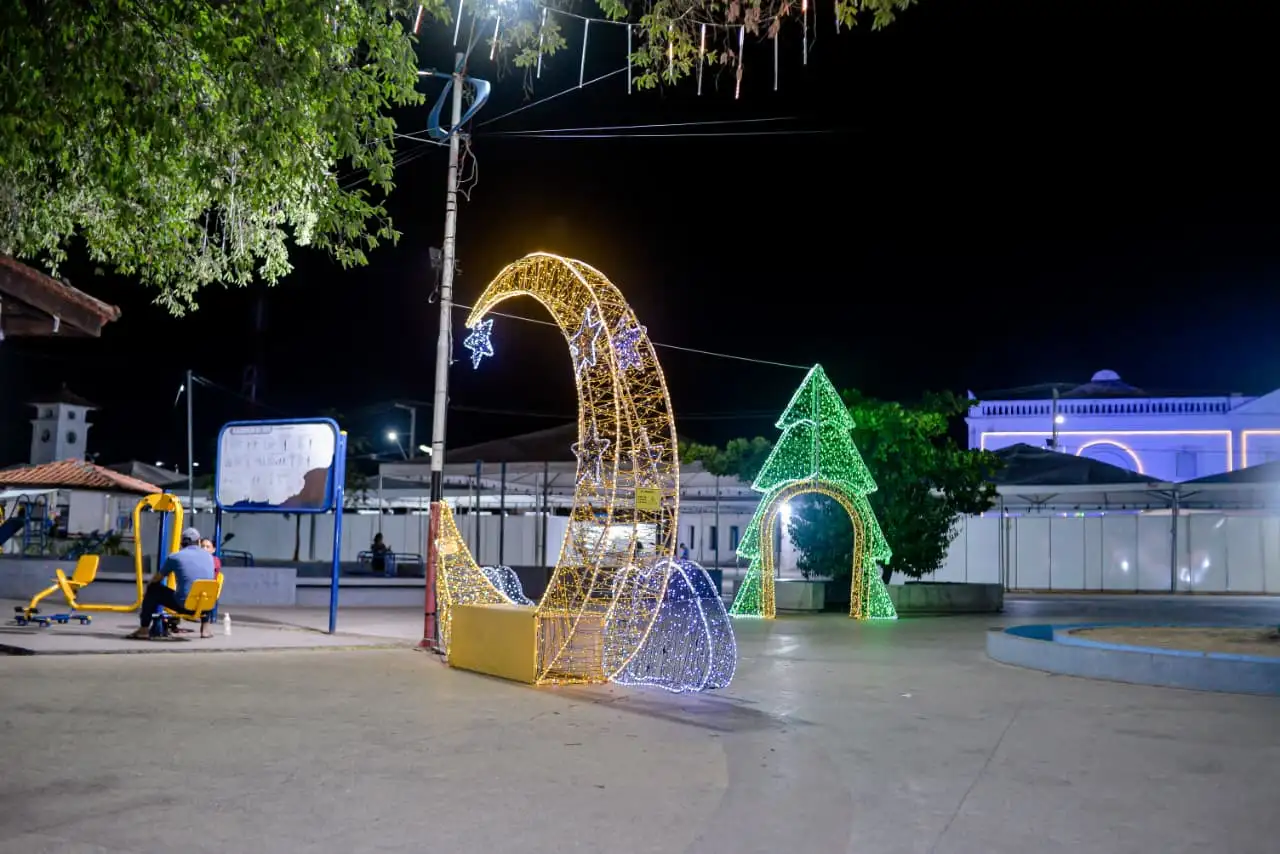 Galeria de imagens - Foto 20 da notícia: Codó dá início à magia do Natal com a abertura oficial do “Natal Encantado – Fé, Paz e Luz”
