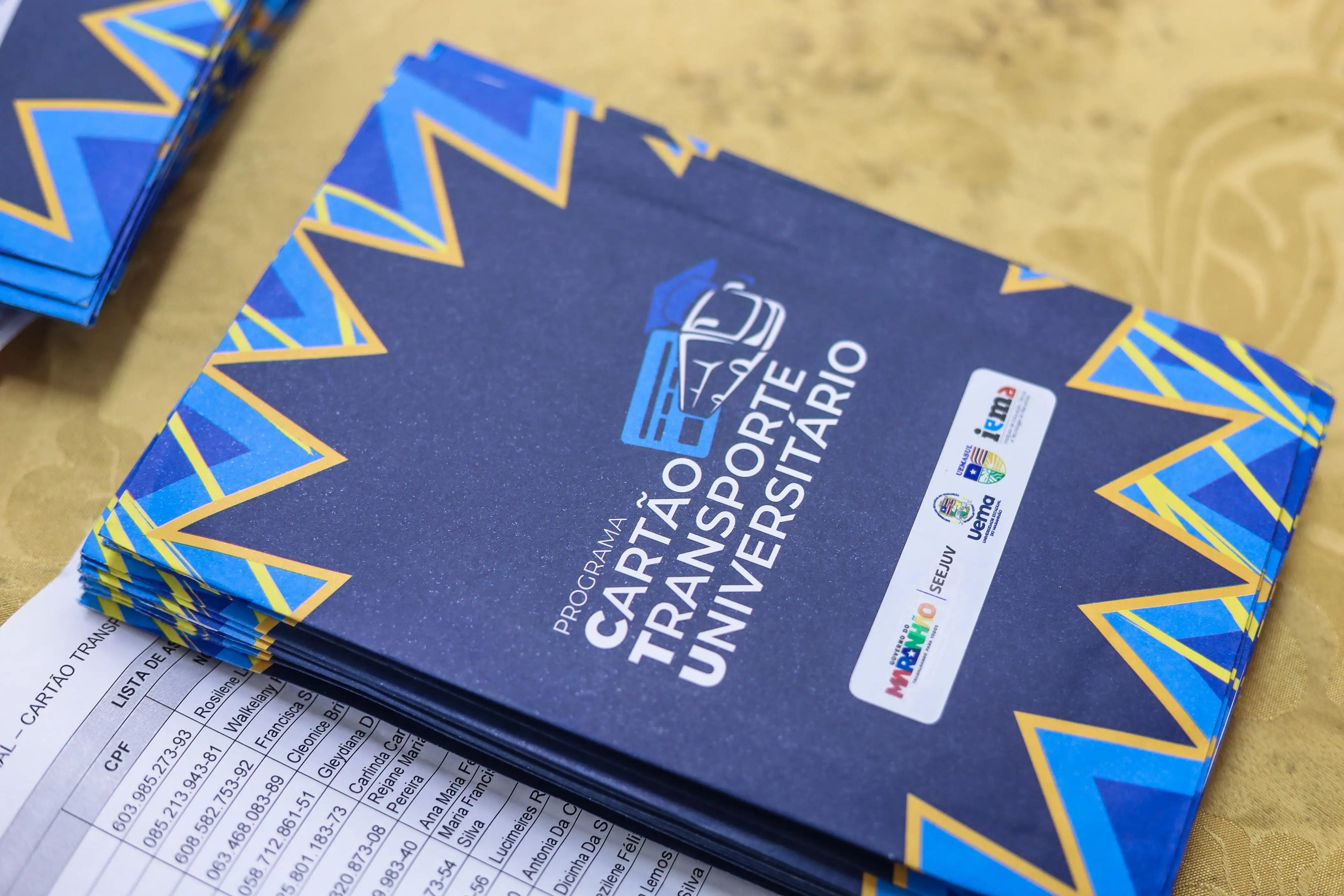 Galeria de imagens - Foto 10 da notícia: Estudantes codoenses recebem cartões do Programa Cartão Transporte Universitário