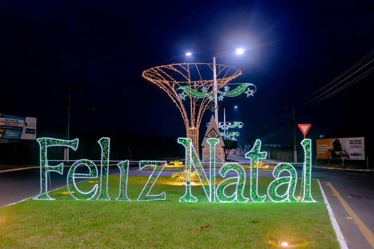 Galeria de imagens - Foto 12 da notícia: Codó dá início à magia do Natal com a abertura oficial do “Natal Encantado – Fé, Paz e Luz”