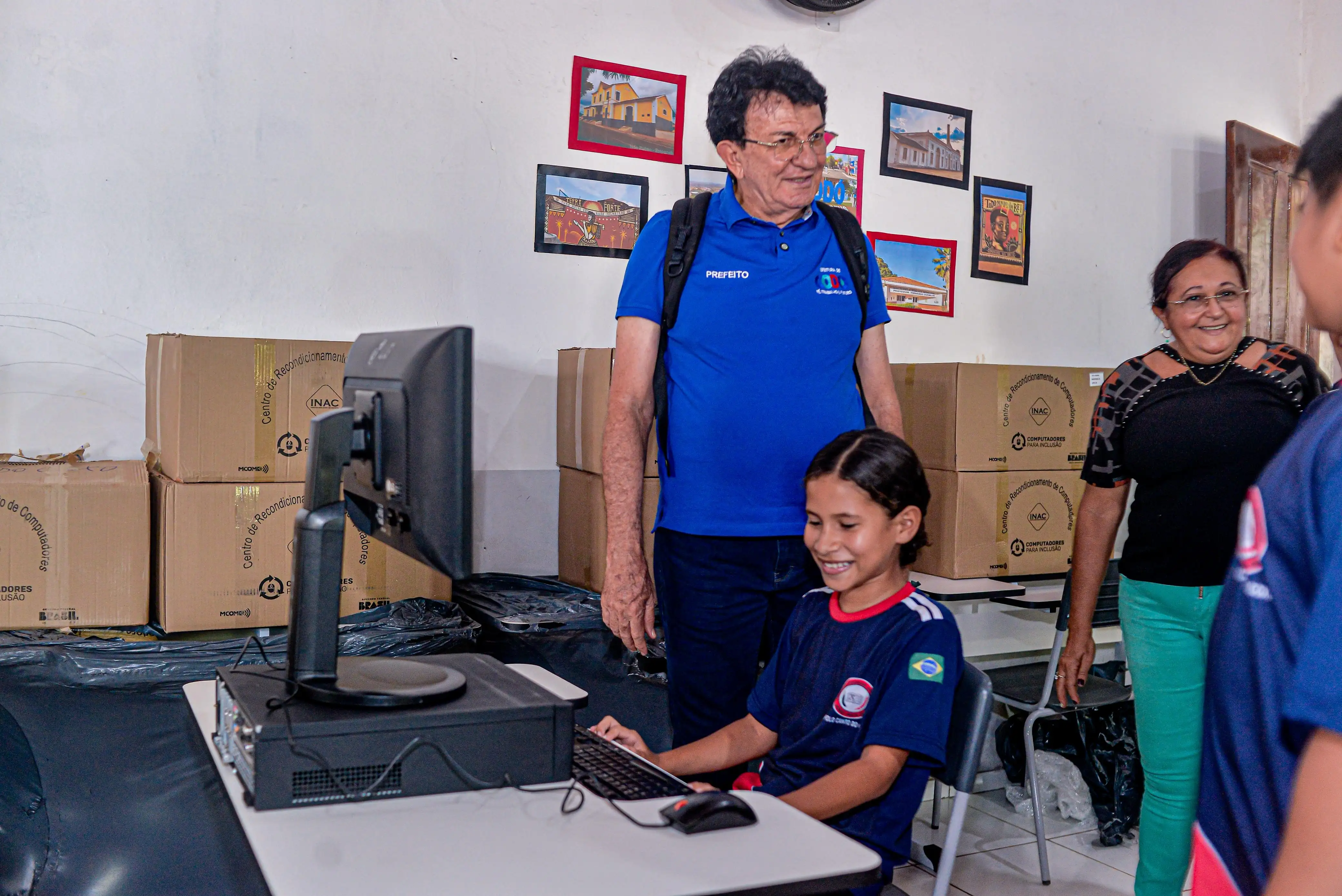 Estudantes da Zona Rural de Codó são beneficiados com computadores novos