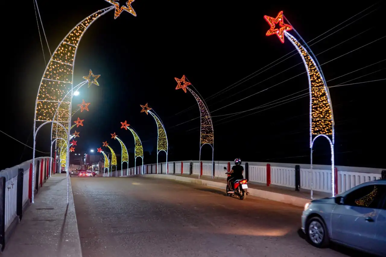 Galeria de imagens - Foto 26 da notícia: Codó dá início à magia do Natal com a abertura oficial do “Natal Encantado – Fé, Paz e Luz”