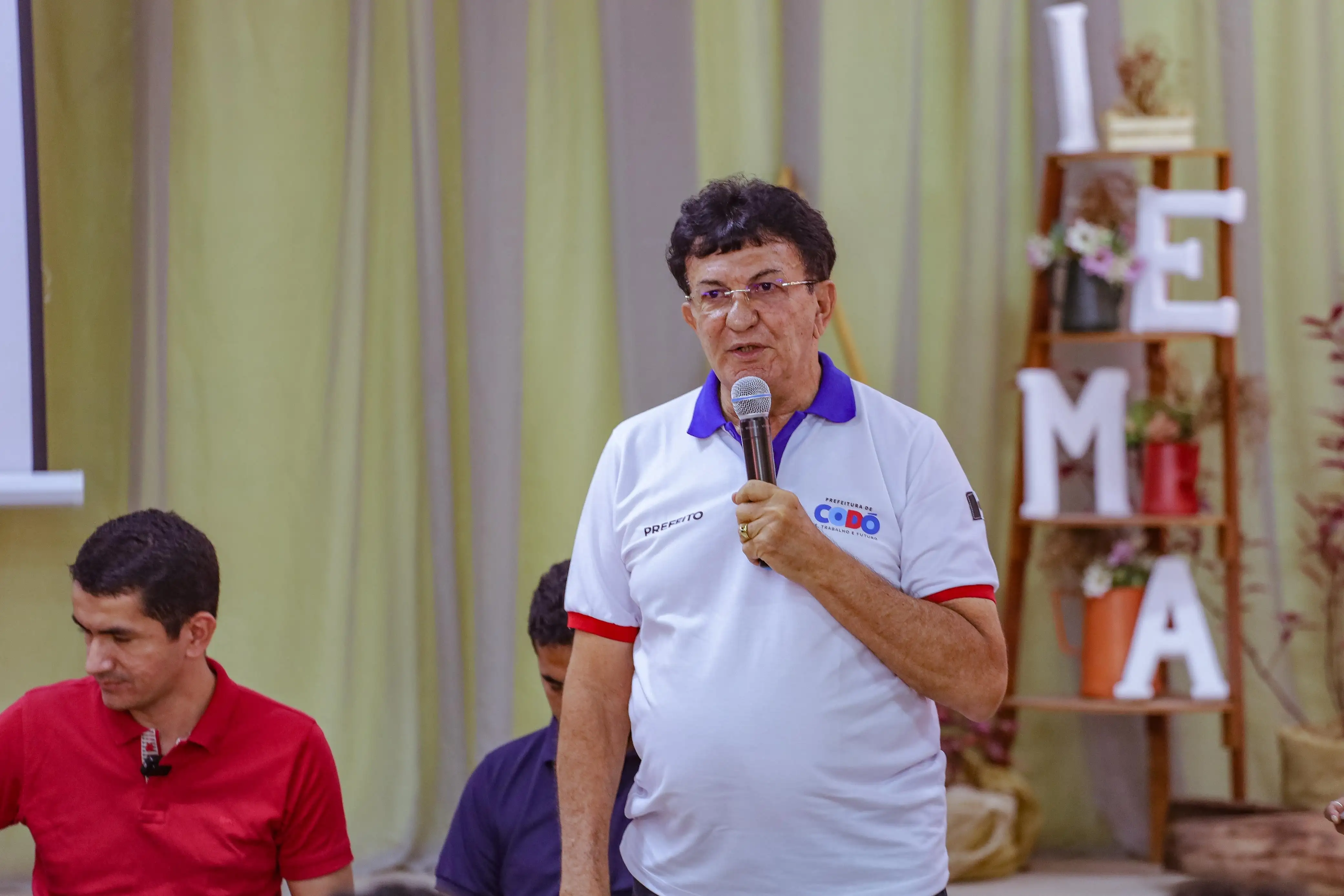 Galeria de imagens - Foto 6 da notícia: Estudantes codoenses recebem cartões do Programa Cartão Transporte Universitário