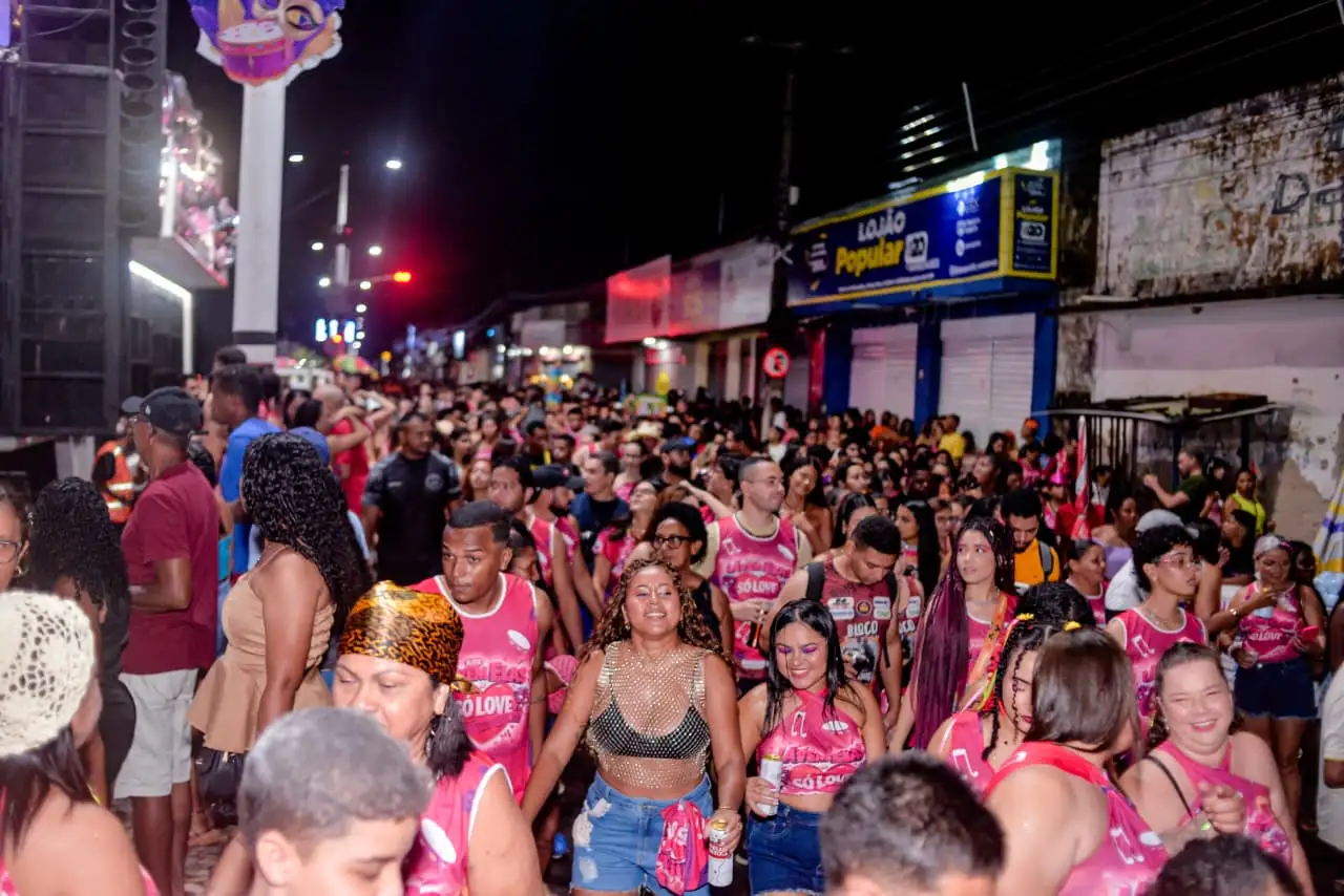 Abertura do Carnaval de Codó reúne multidão e dá início à “Folia, Cultura e Paixão” 2026