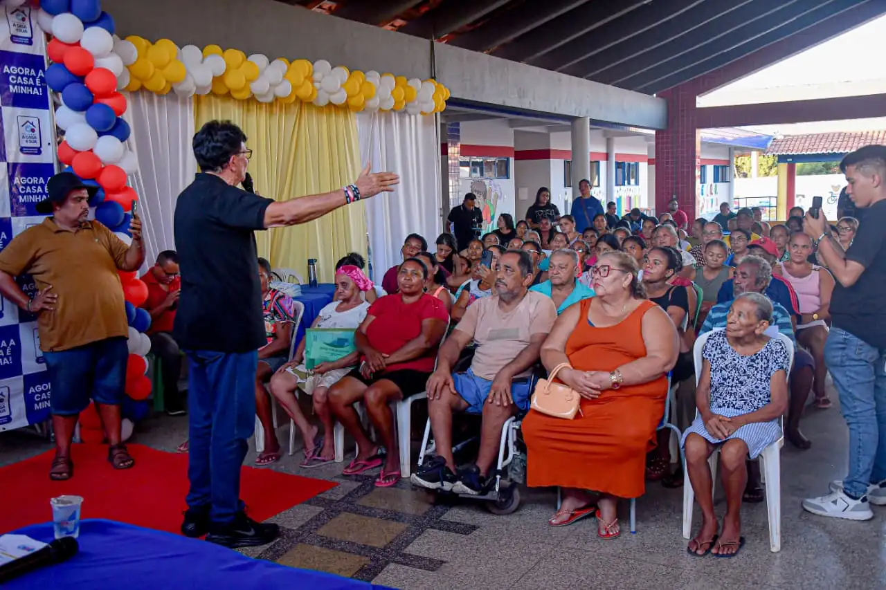 Foto 7 – Programa “A Casa é Sua” beneficia 100 famílias com títulos de propriedade no KM 17