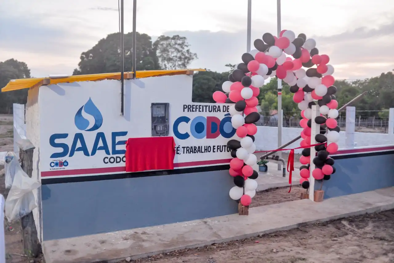 Prefeitura de Codó inaugura sistema de abastecimento de água no Alto Novo e entrega ambulância ao Povoado Alegre