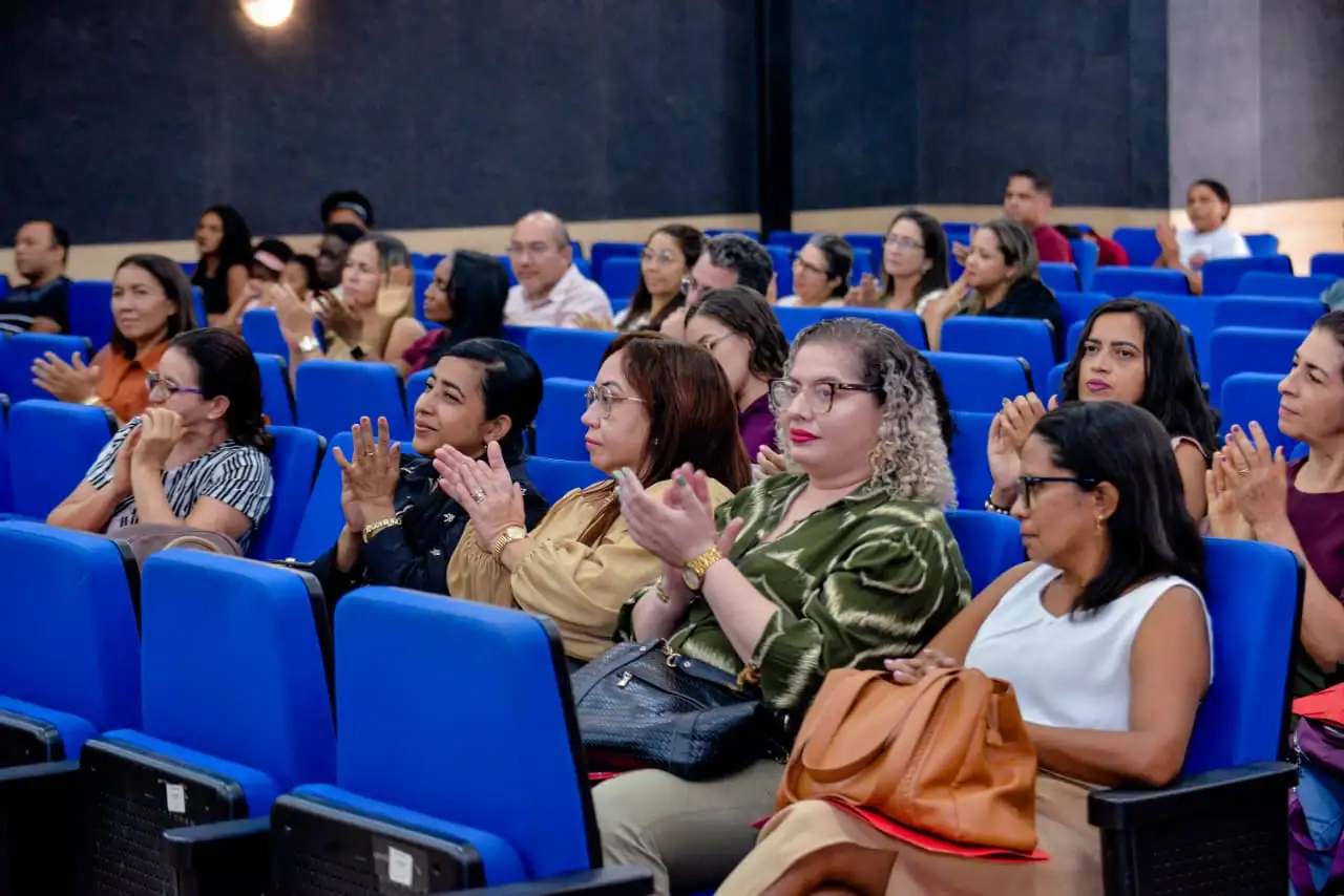 Galeria de imagens - Foto 9 da notícia: Professores da Rede Municipal de Codó iniciam mestrado na UFMA em parceria com a Prefeitura