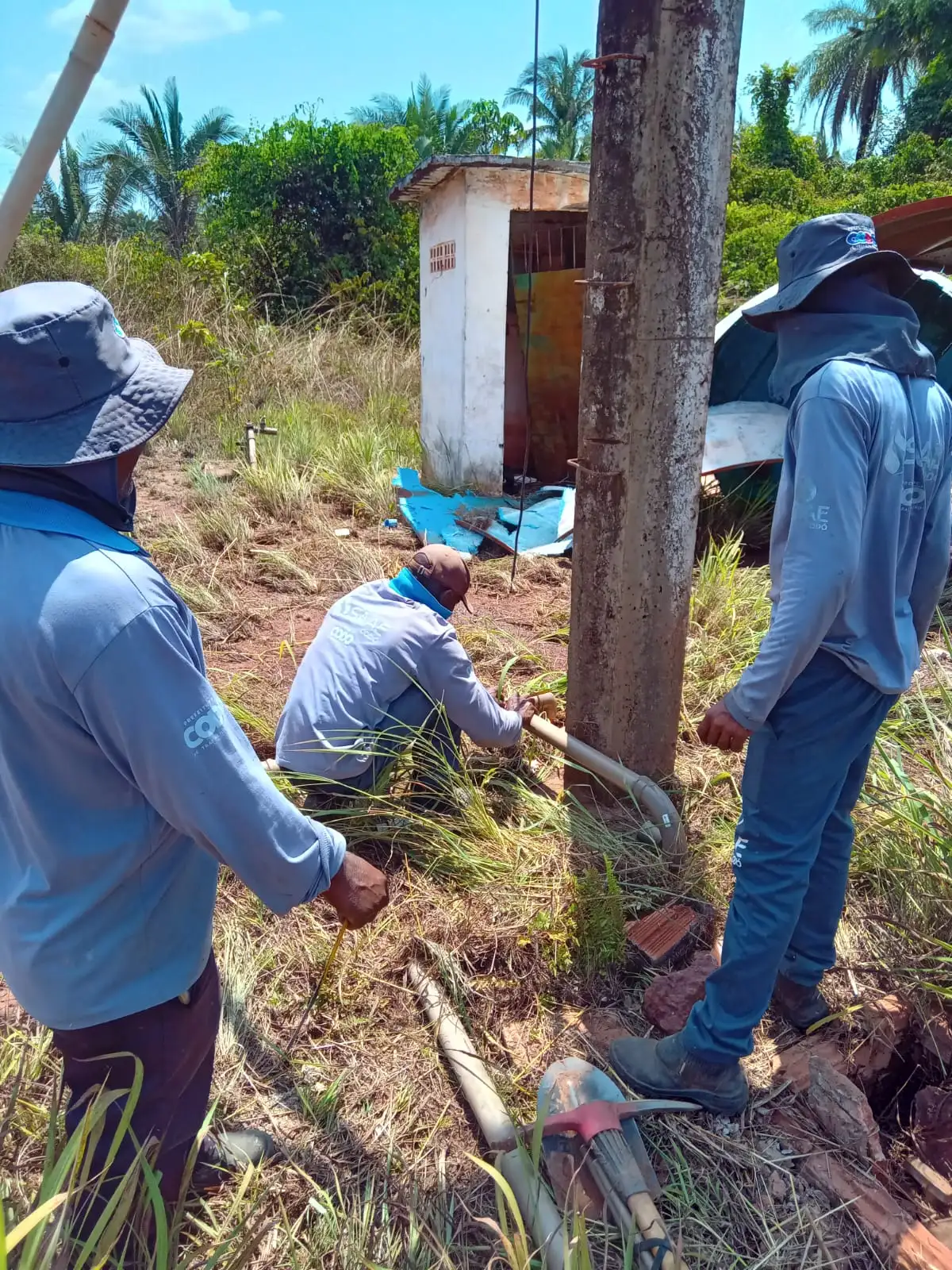 Galeria de imagens - Foto 4 da notícia: Após desabamento de caixa d’Água no povoado Santa Joana, SAAE age rápido e normaliza abastecimento na comunidade