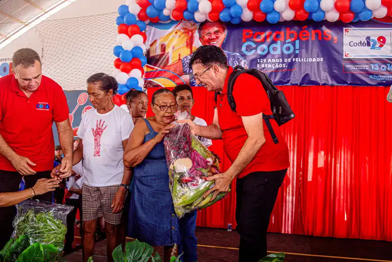 Galeria de imagens - Foto 9 da notícia: Prefeitura de Codó inicia programação de aniversário de 129 anos do município com entrega de mil cestas verdes