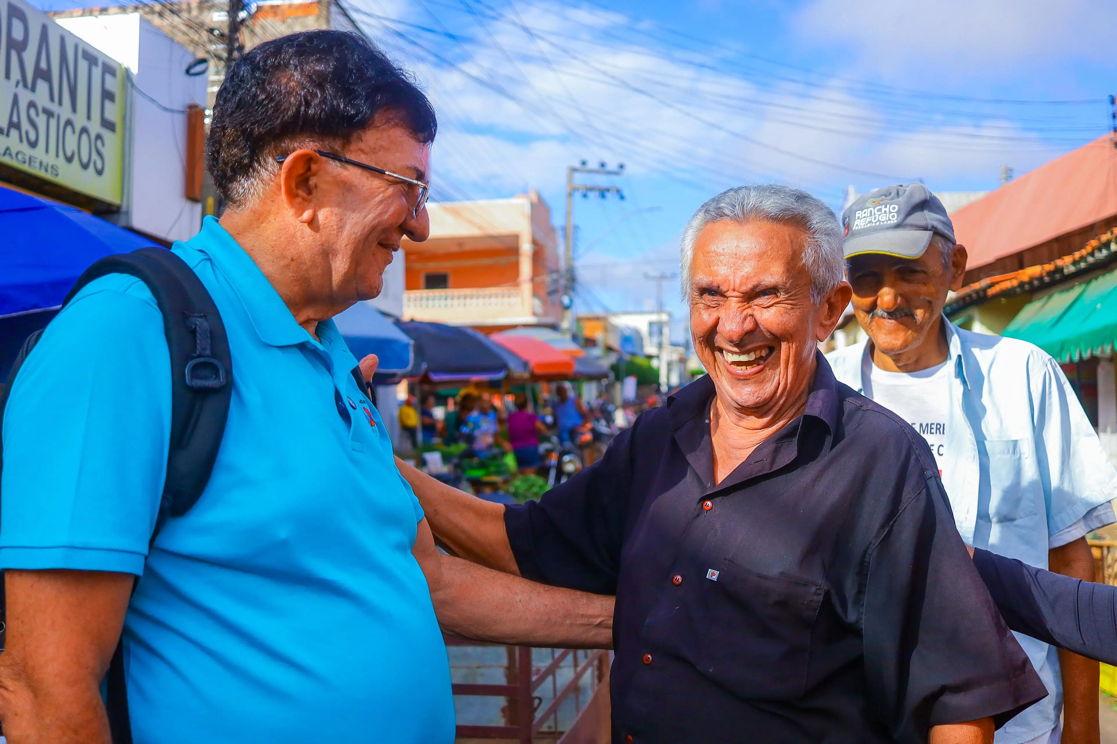 Galeria de imagens - Foto 3 da notícia: Prefeito Chiquinho FC visita Mercado Central de Codó para identificar problemas estruturais e providenciar melhorias