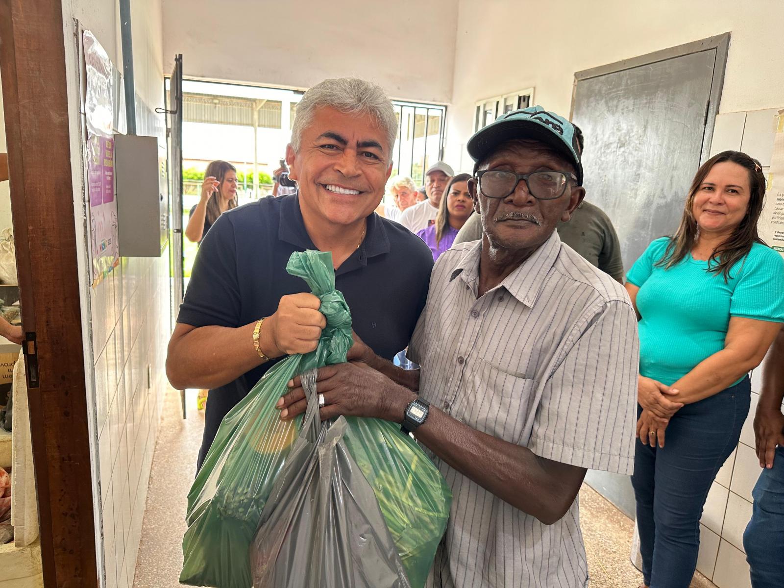 Prefeitura de Codó realiza entrega de cestas verdes no CRAS São Francisco