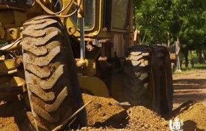 Prefeitura de Codó revitaliza o acesso ao bairro São Francisco com obras de limpeza, terraplanagem e empiçarramento