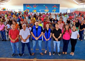 Encontro com beneficiários esclarece critérios do Bolsa Família com a presença da Prefeitura e governo estadual, em Codó