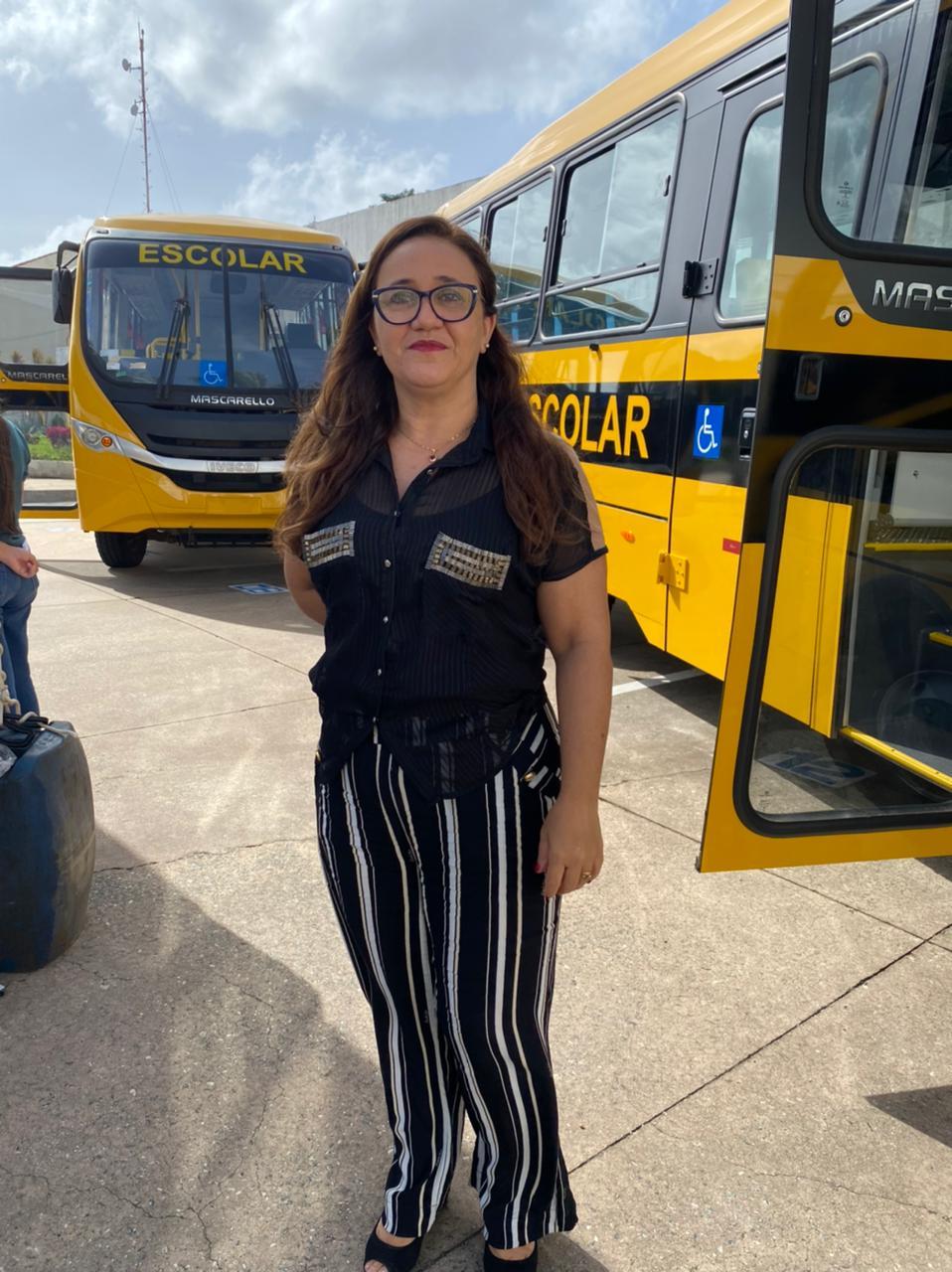 CODÓ É CONTEMPLADO COM ÔNIBUS ESCOLAR CLIMATIZADO