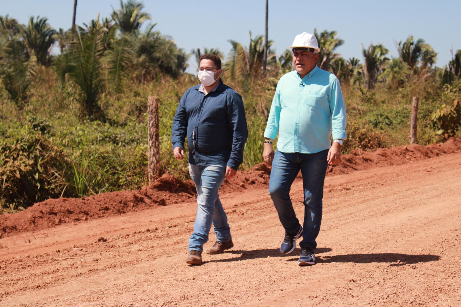 Secretaria de Obras intensifica trabalhos de manutenção de estradas vicinais na região da Trizidela, em Codó.