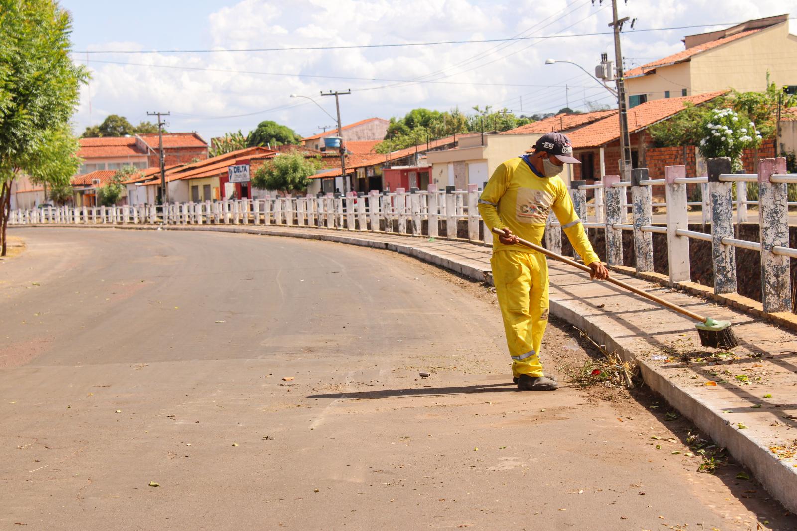  Prefeitura realiza Limpeza do Canal Água Fria visando diminuir alagamentos em Codó