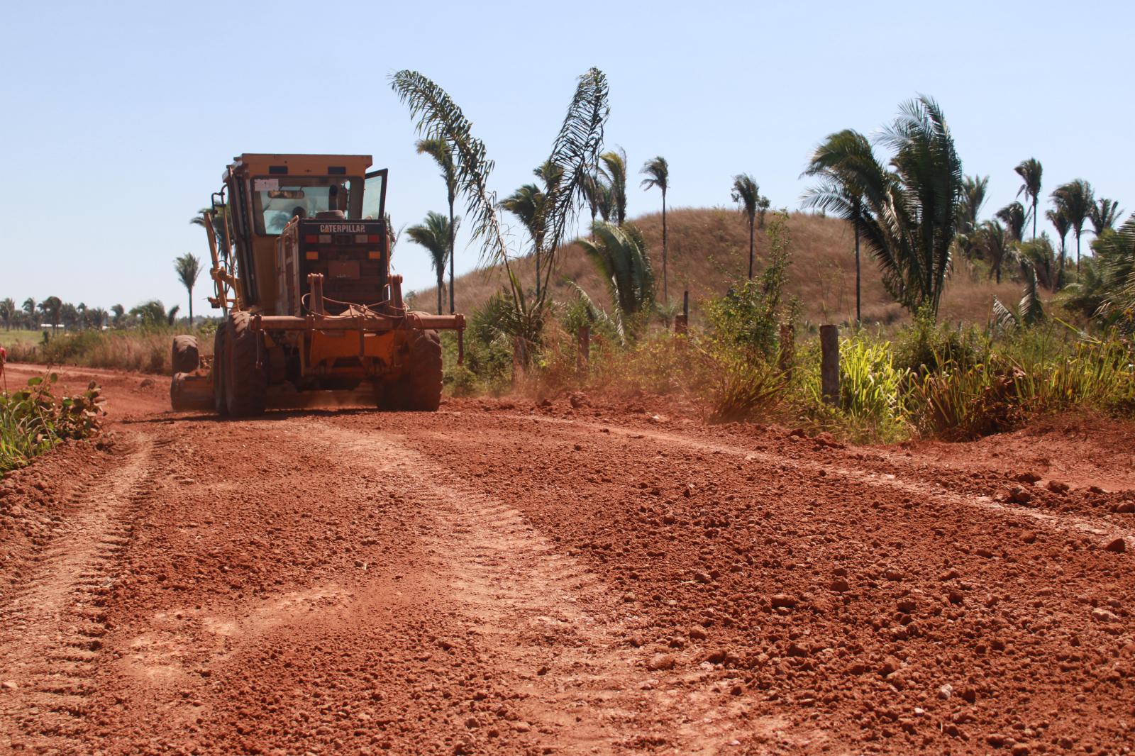 Secretaria de Obras intensifica trabalhos de manutenção de estradas vicinais na região da Trizidela, em Codó