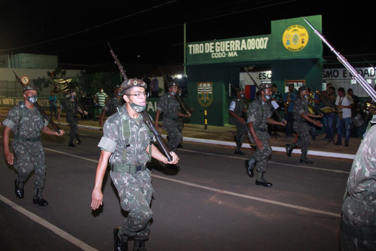 Prefeito Zé Francisco e secretários municipais recebem homenagem do Tiro de Guerra em Codó