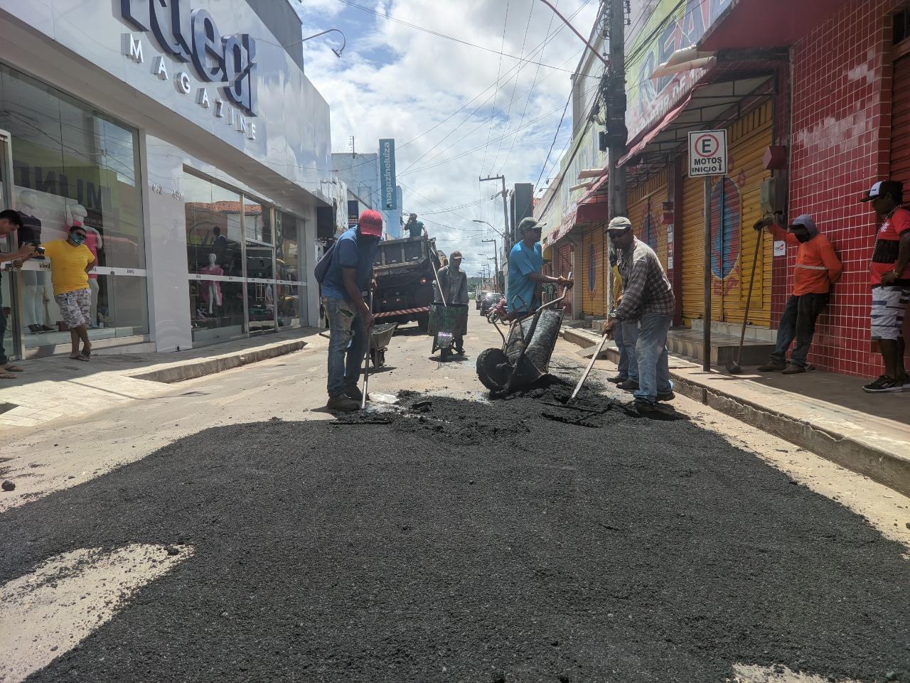 Prefeitura intensifica trabalhos de recapeamento asfáltico no Centro de Codó     