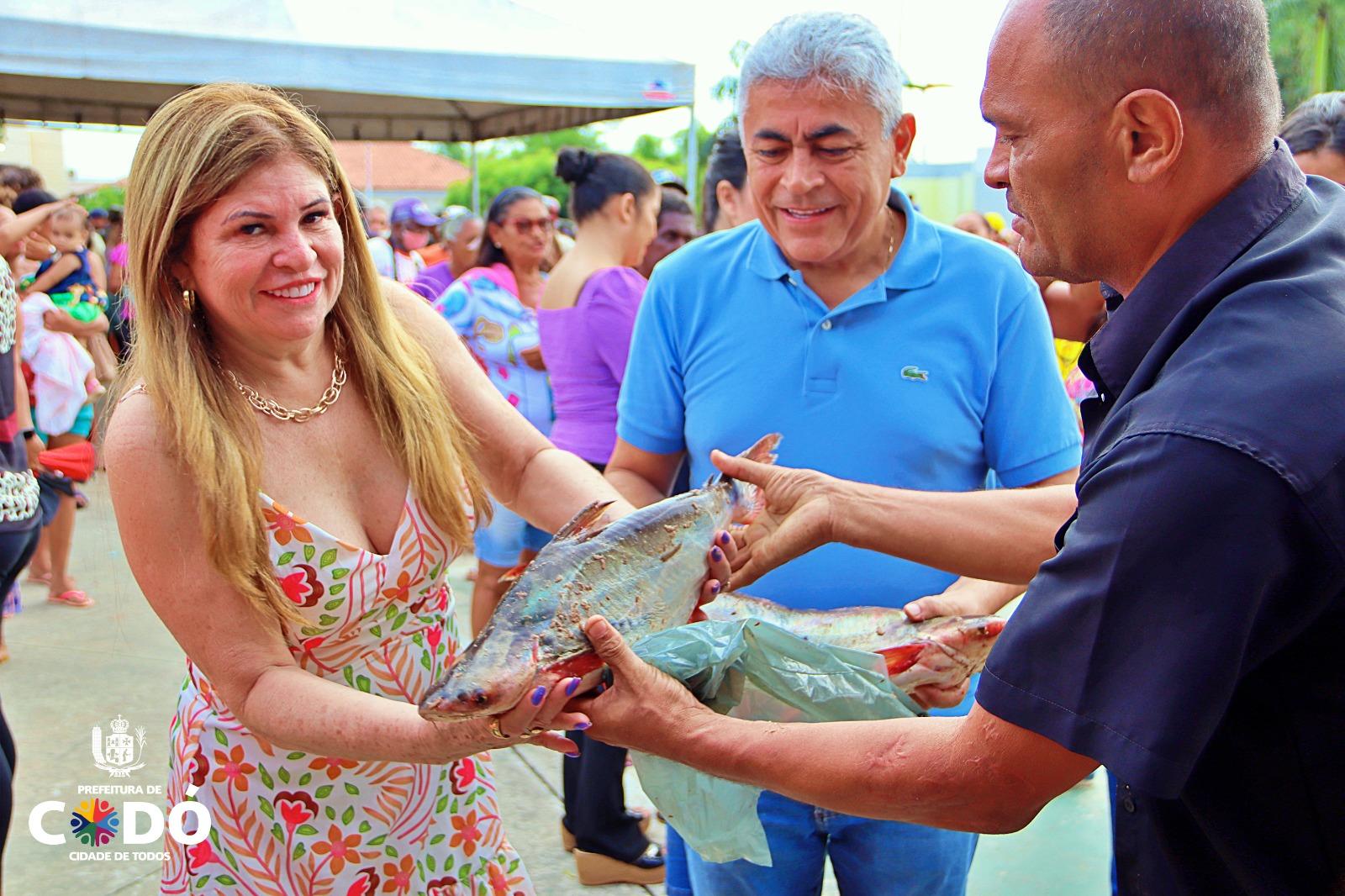 Prefeitura de Codó distribui mais de 40 toneladas de peixe na semana santa para a população