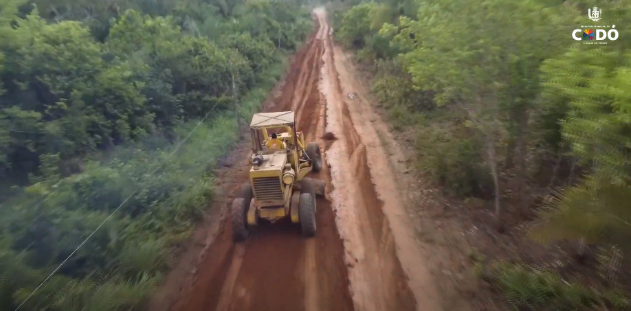 Prefeitura de Codó realiza trabalho de recuperação das estradas vicinais na região da Colônia