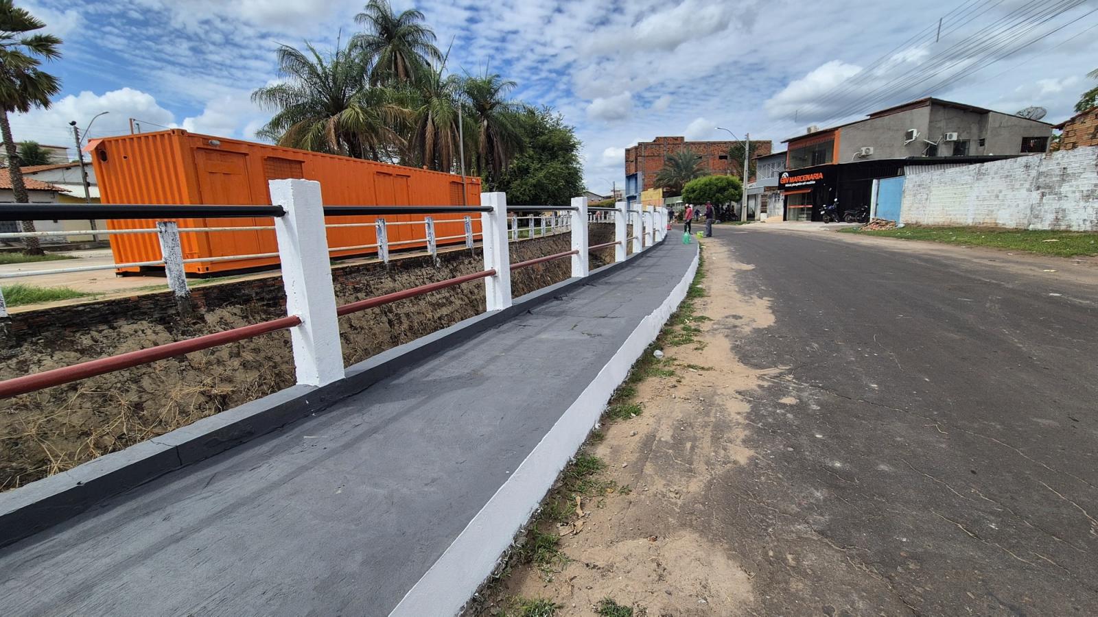 Prefeito Camilo Figueiredo e ex-prefeito Biné vistoriam obras na Av. Maranhão e comprovam celeridade dos serviços em Codó   