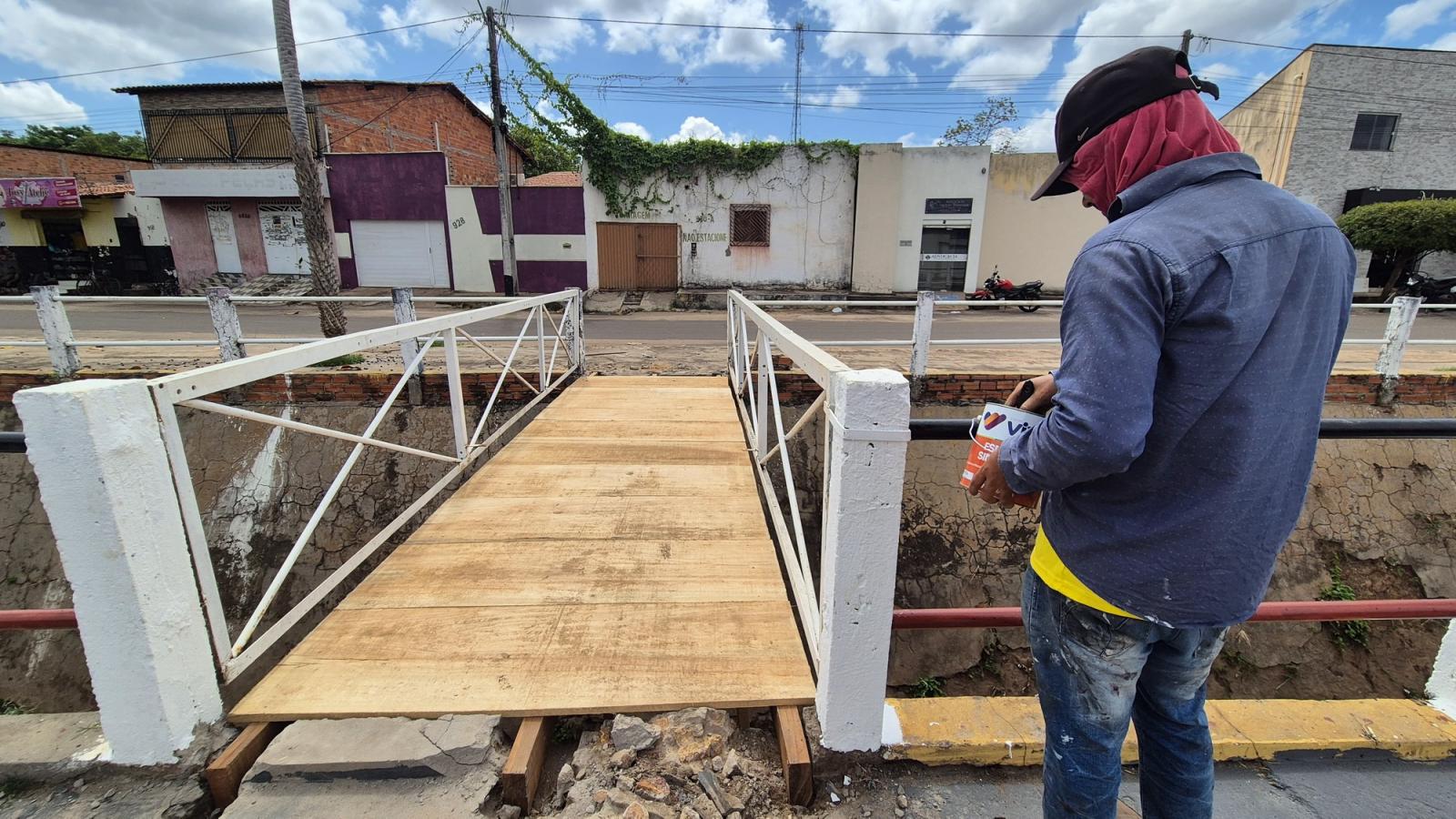 Prefeito Camilo Figueiredo e ex-prefeito Biné vistoriam obras na Av. Maranhão e comprovam celeridade dos serviços em Codó   